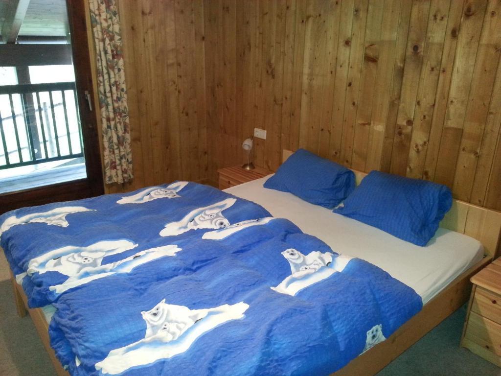 Fichtenblockhuette Sonnenalpe Nassfeld Bilik gambar