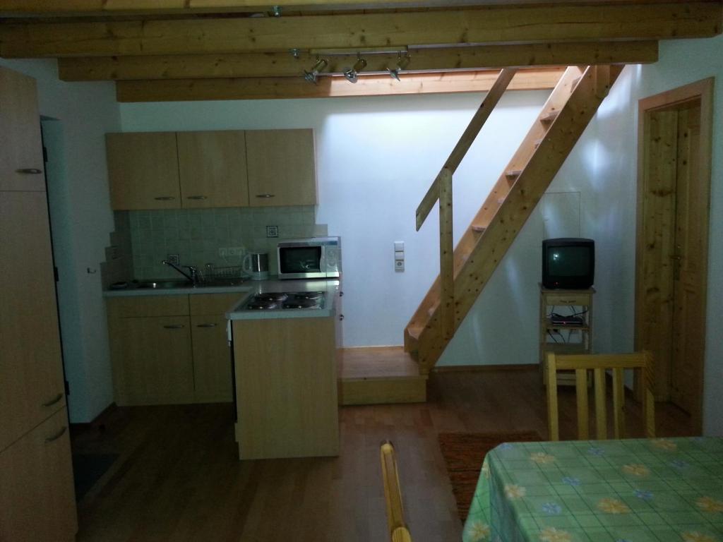 Fichtenblockhuette Sonnenalpe Nassfeld Bilik gambar